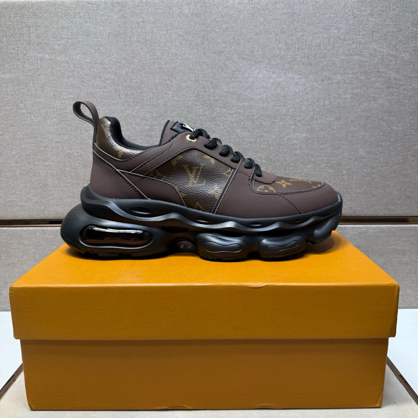 ⬛️Men's shoes 💰p462【LV～】Men's casual shoes 2025z cabinet sales simultaneously 🔶Size: 38-44 #️⃣ 🔷5 colors🔜The upper is made of multi-material splicing➕Mesh lining, comfortable and breathable, sole: original comfortable and wear-resistant outsole, ⚠️real thing📱photographed🎬real thing is better📢📢📢